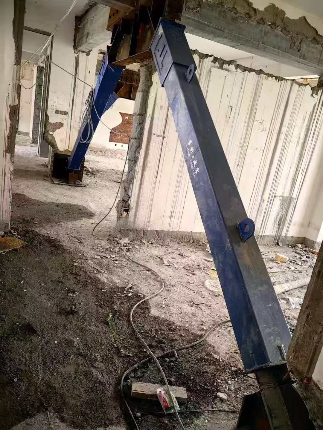 港北柱子粘钢加固施工工艺